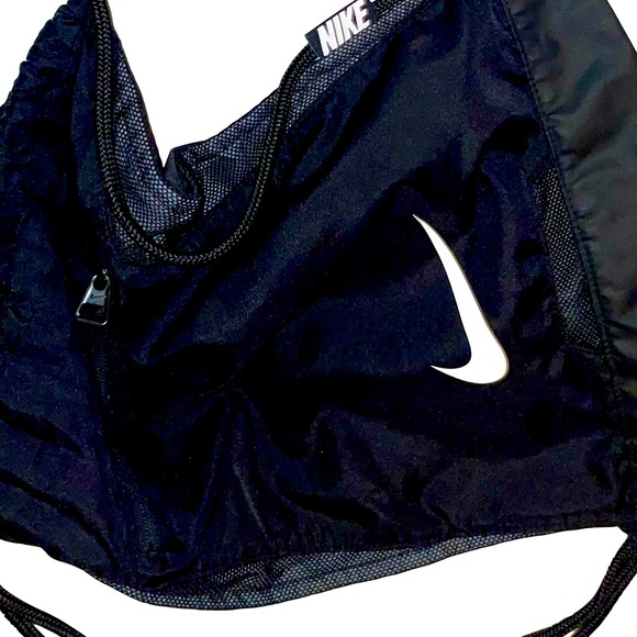NEW Nike Brasilia Drawstring Bag - Picture 1 of 3
